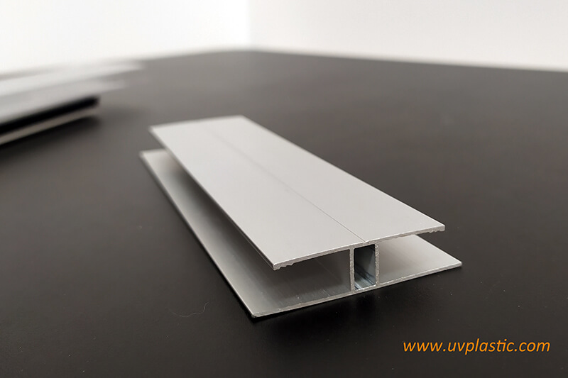 Accessory of hollow polycarbonate sheets