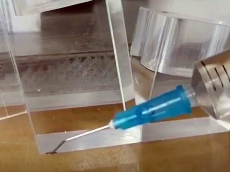 Polycarbonate VS Acrylic 2021 Ultimate Guide UVPLASTIC