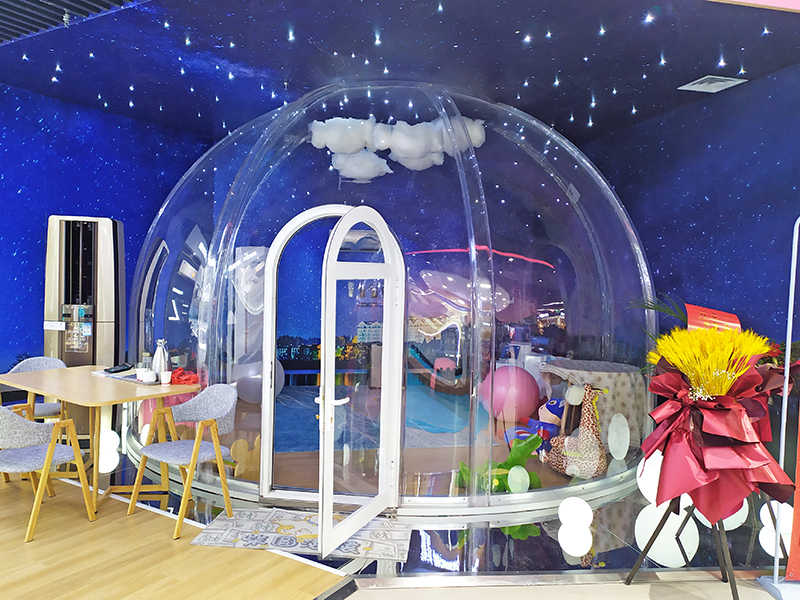 Bubble Tent for store application