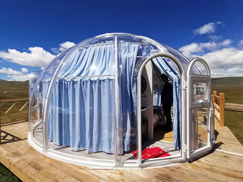 Bubble hotel