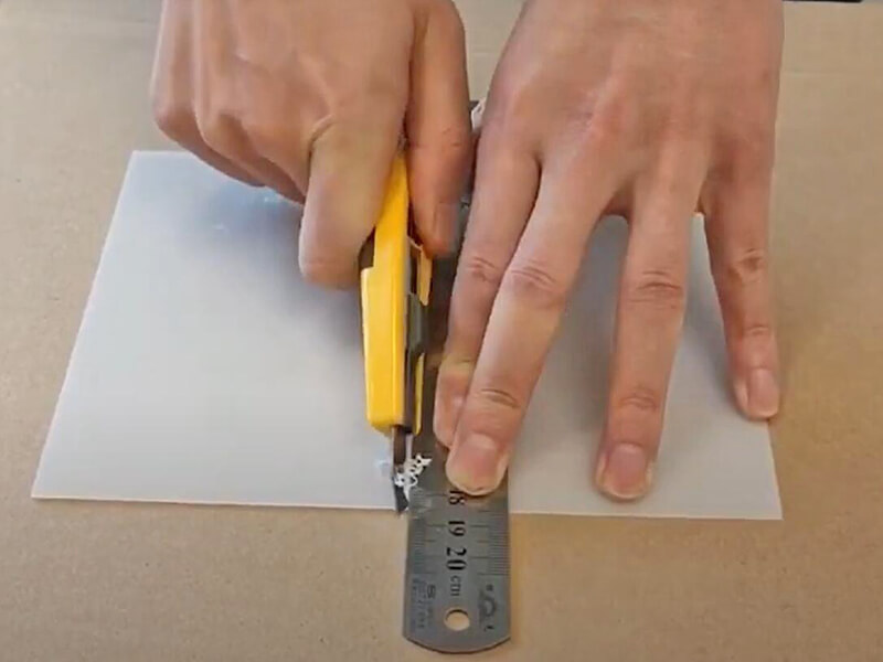 How to Cut Polycarbonate Sheet With a Knife 