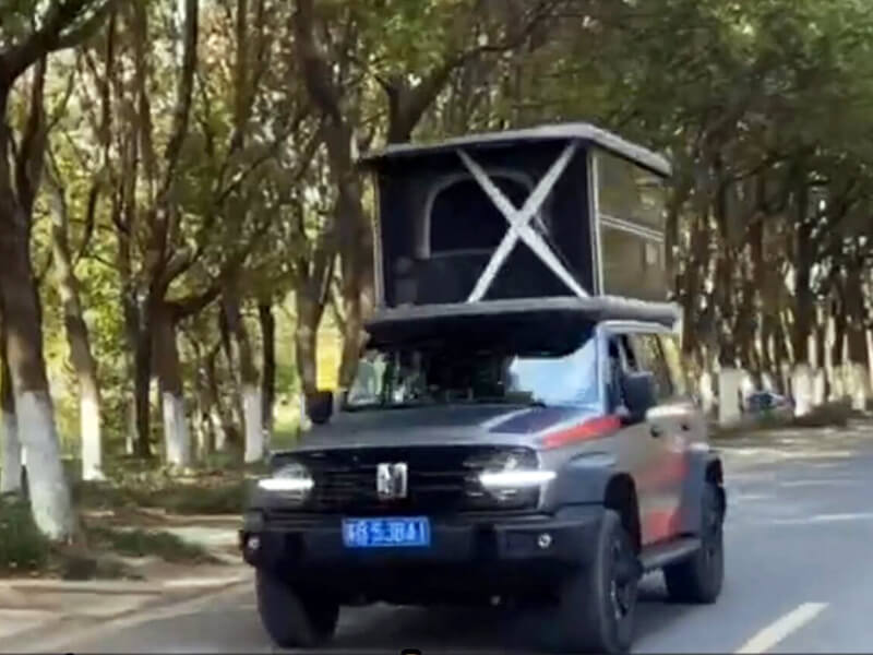 Testing anti-wind capability of roof tent
